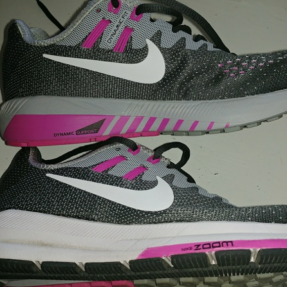 Nike shoes - Picture 4 of 8